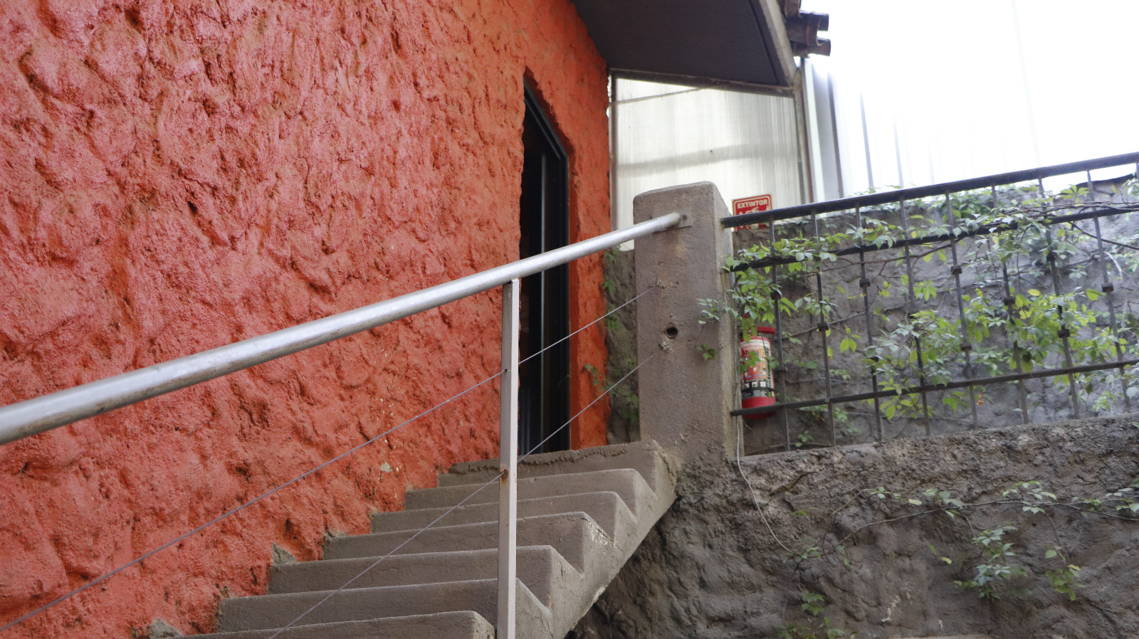 COMMERCIAL HOUSE FOR RENT IN BRENAMIEL OAXACA